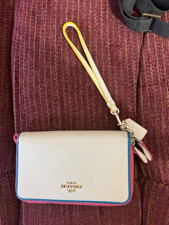 Coach Handbags - Coach Cream Leather Wristlet Clutch with Pink & Blue Trim